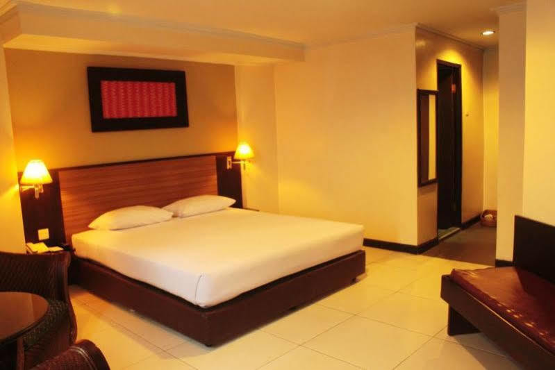 Oyo 628 Losari Metro Makassar Exteriör bild