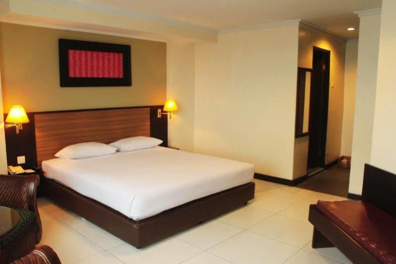 Oyo 628 Losari Metro Makassar Exteriör bild