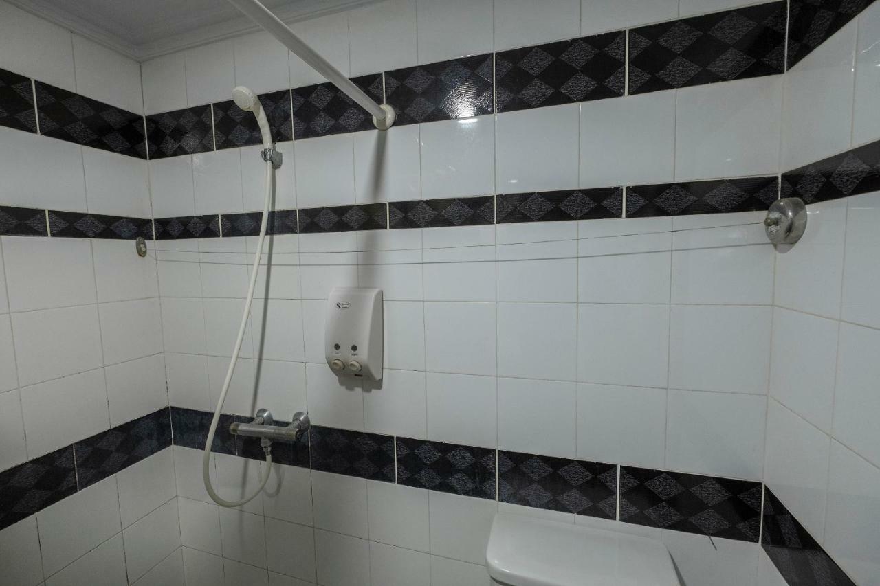 Oyo 628 Losari Metro Makassar Exteriör bild