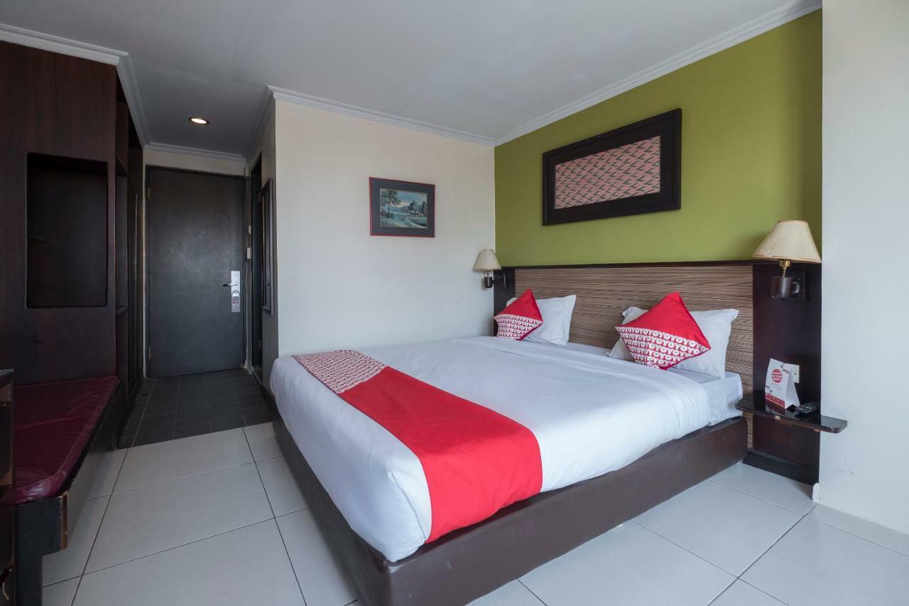 Oyo 628 Losari Metro Makassar Exteriör bild