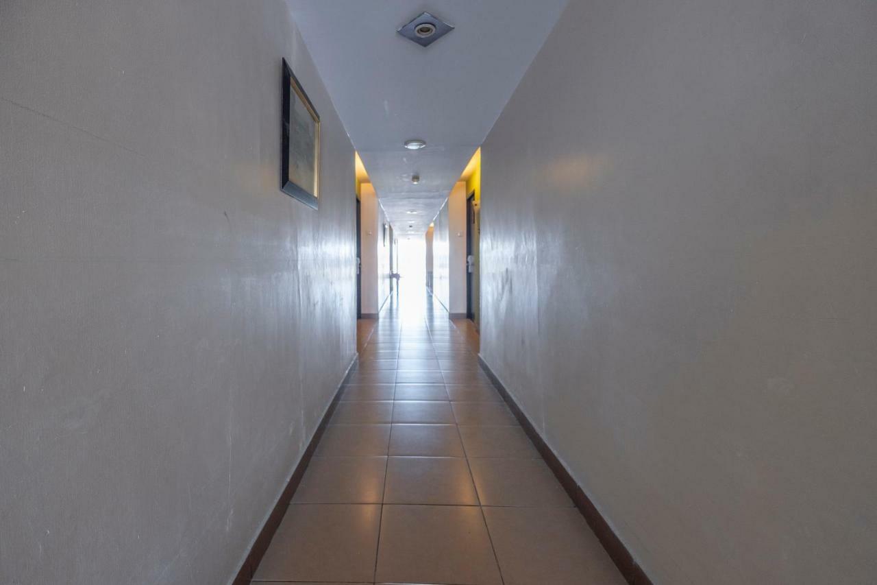 Oyo 628 Losari Metro Makassar Exteriör bild